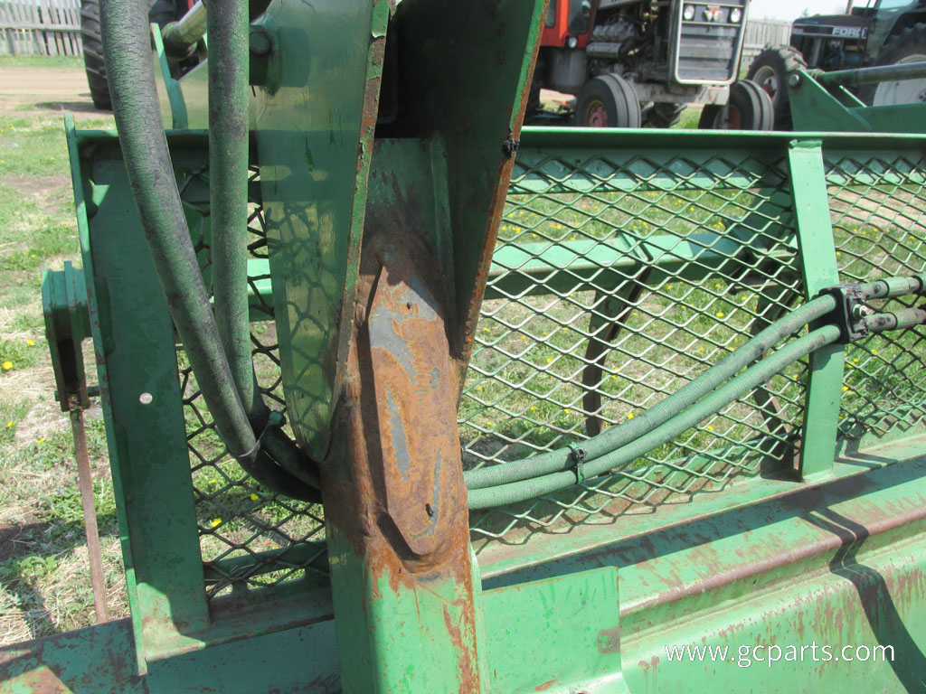 741 LOADER 7FT W/ GRAPPLE